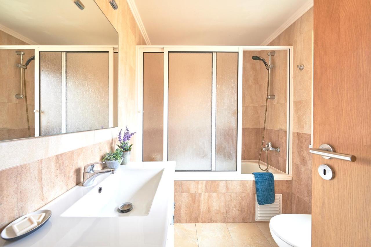 Idyllic Lisbon Apartments With Amazing Courtyard, By Timecooler Lisboa Exterior foto