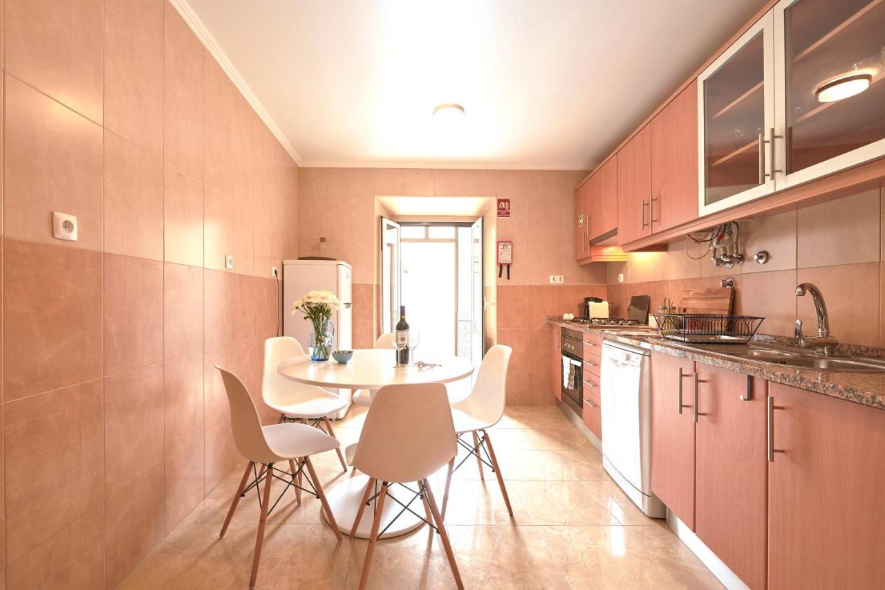 Idyllic Lisbon Apartments With Amazing Courtyard, By Timecooler Lisboa Exterior foto